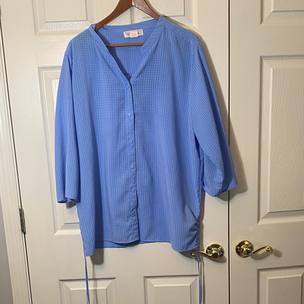 XL no iron Button-down blue  Blouse Anthropologie- rib cuff 3/4 sleeve